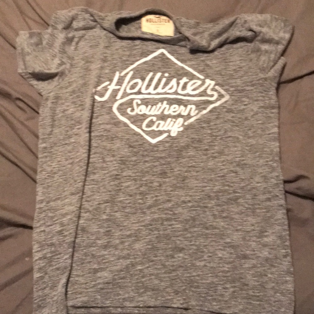 Hollister t shirt